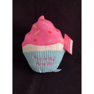 Valentine Food Pals Plush NWT Love At First Bite Cupcake Plush Stuffy